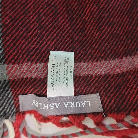 Laura Ashley scarf red plaid - Picture 4 of 4